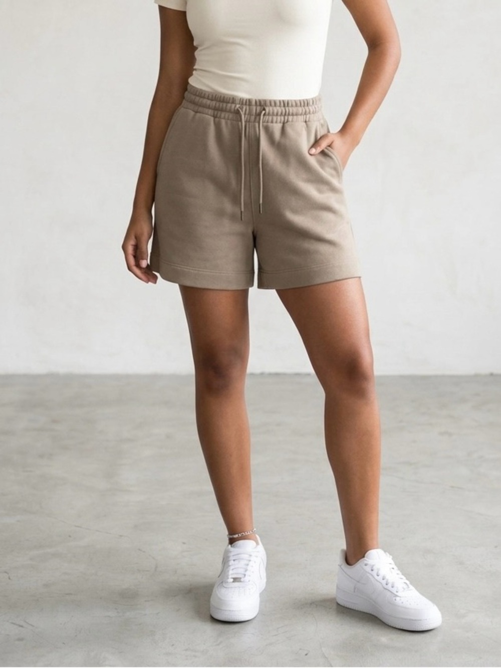 GU Women's Relaxed Sweat Shorts M Olive Green Loose Sample Collection